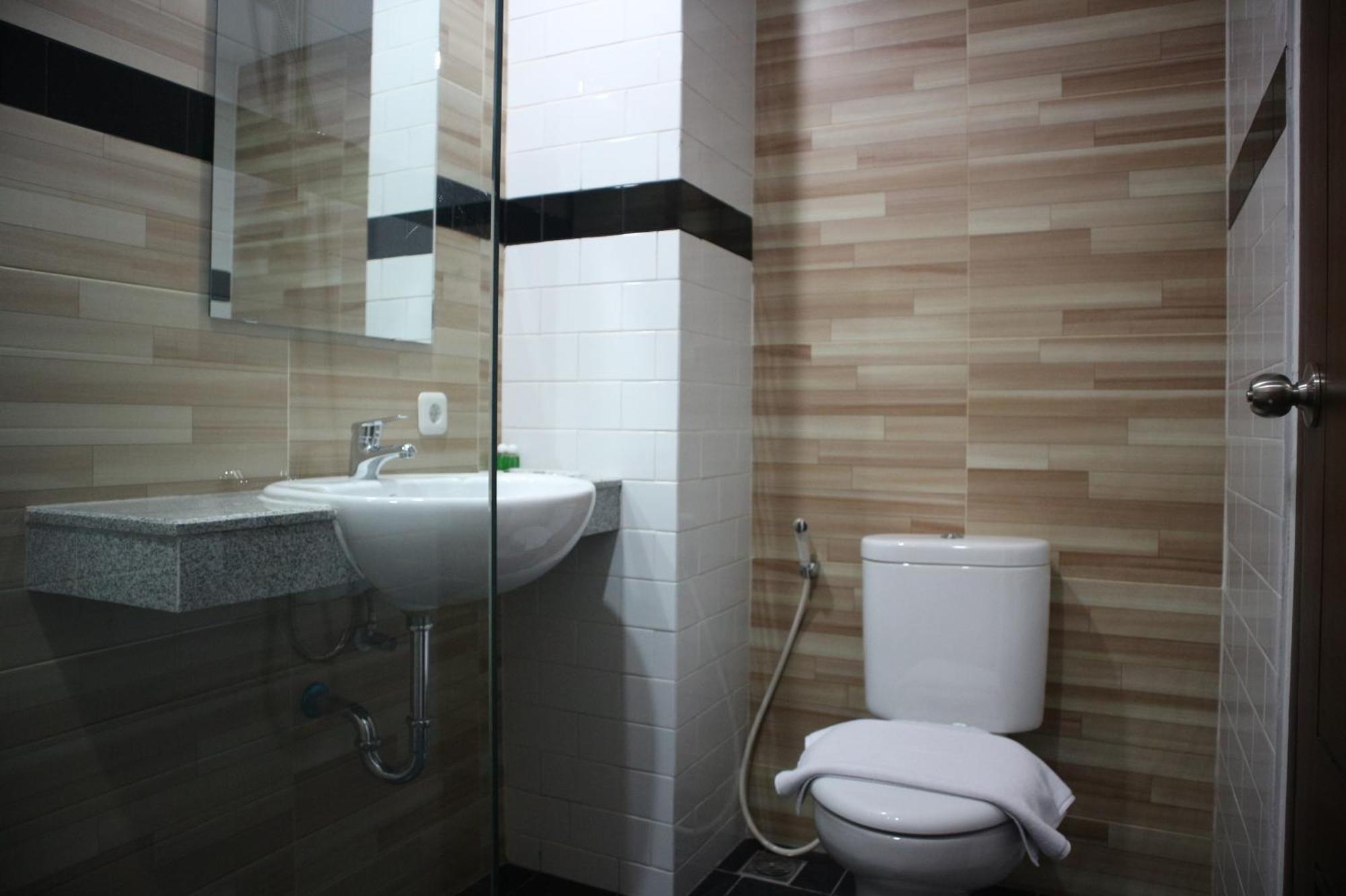 Hotel Bianco Costel Bogor Zewnętrze zdjęcie